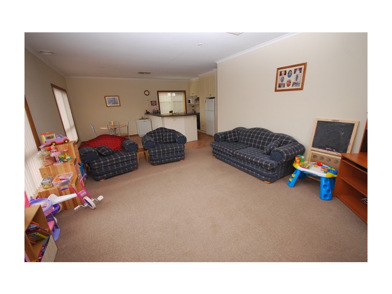 15 Jacaranda Grove, Golden Grove SA 5125