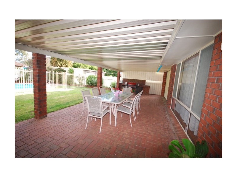 3 Guildford Close, Salisbury Heights SA 5109