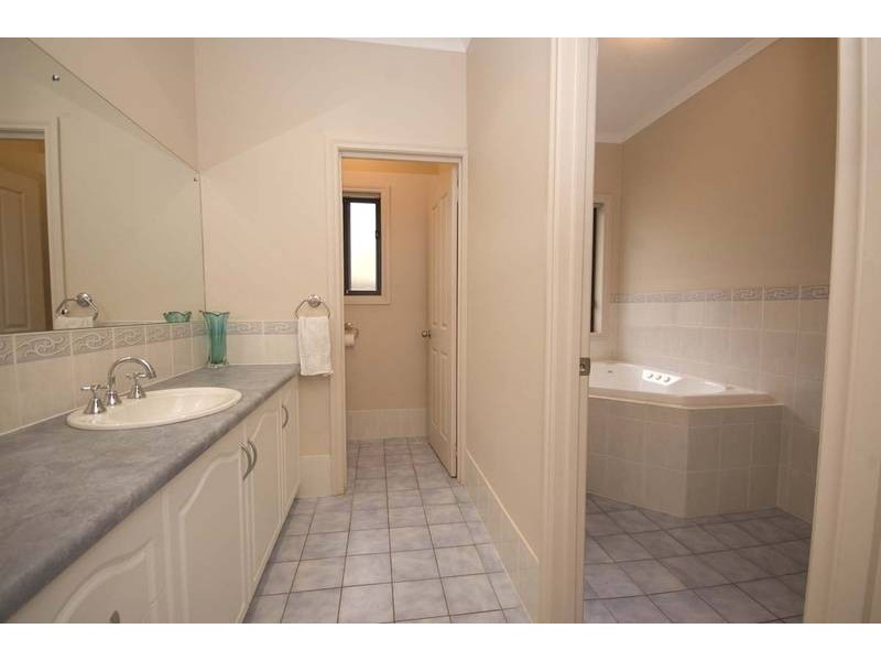 19 Crissoula Avenue, Hope Valley SA 5090