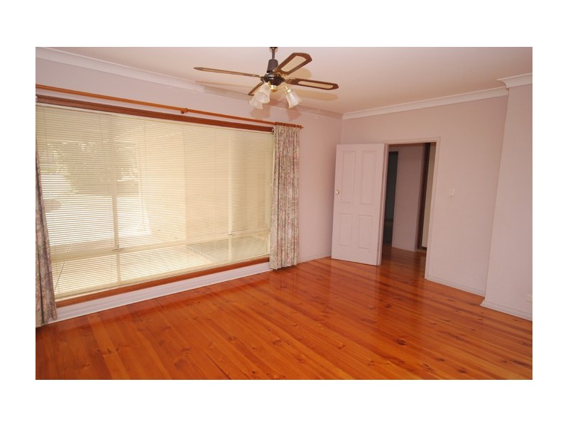 32 School Drive, Banksia Park SA 5091