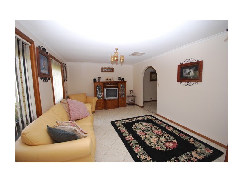 33 Cockatoo Street, Modbury Heights SA 5092