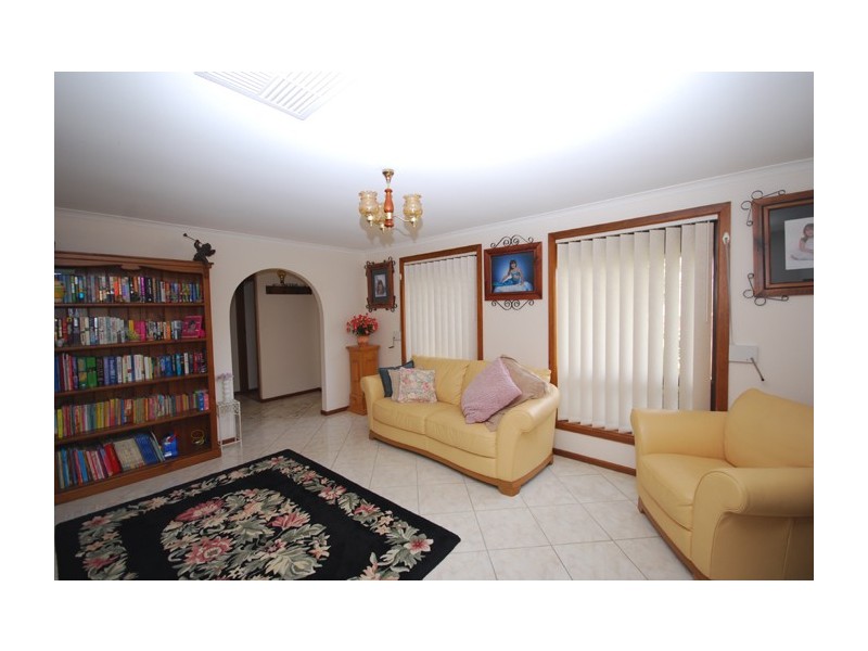 33 Cockatoo Street, Modbury Heights SA 5092