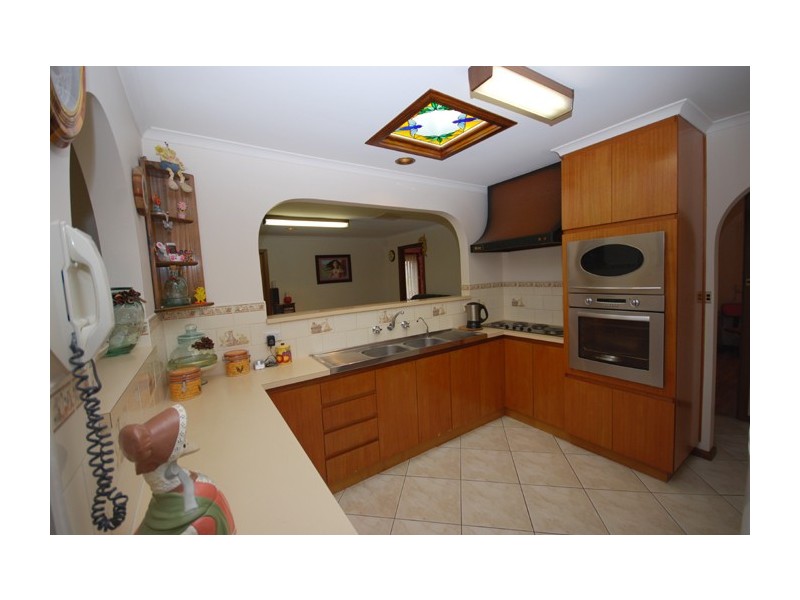 33 Cockatoo Street, Modbury Heights SA 5092