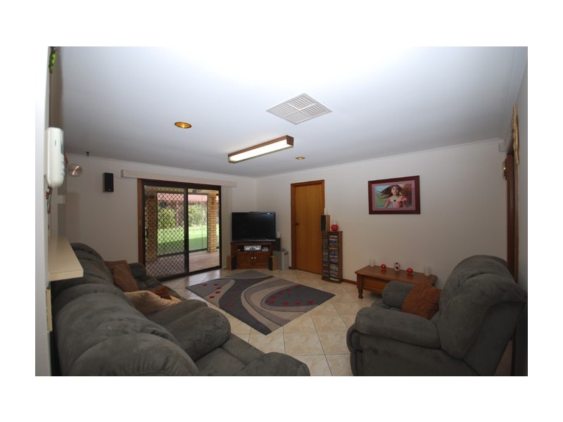 33 Cockatoo Street, Modbury Heights SA 5092