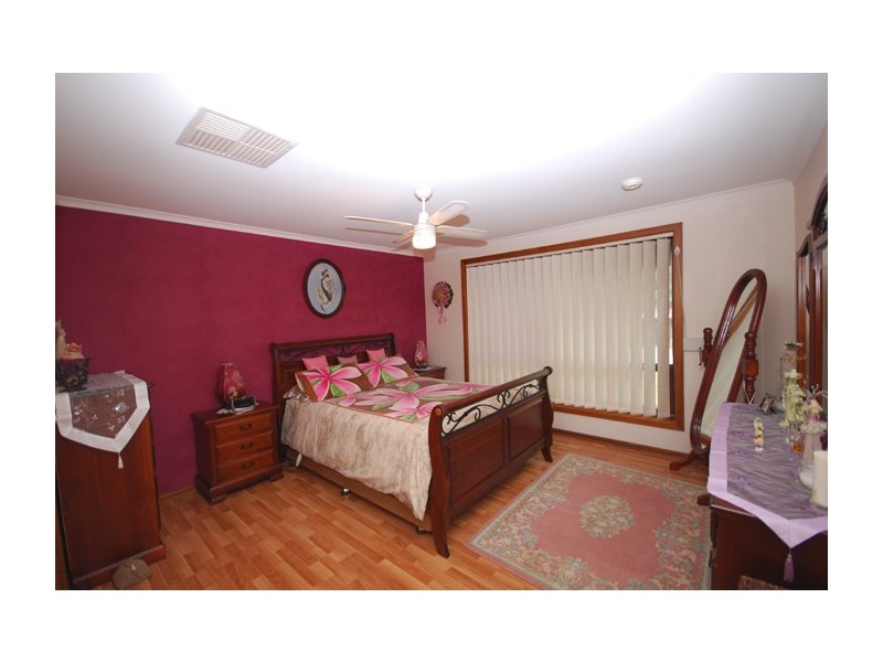 33 Cockatoo Street, Modbury Heights SA 5092