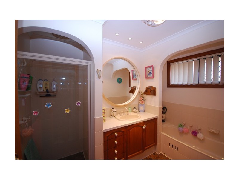 33 Cockatoo Street, Modbury Heights SA 5092