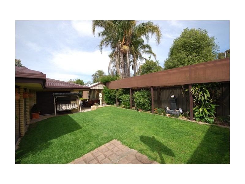 33 Cockatoo Street, Modbury Heights SA 5092