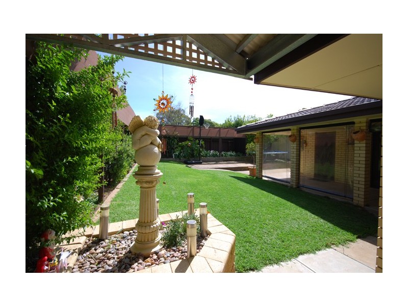 33 Cockatoo Street, Modbury Heights SA 5092