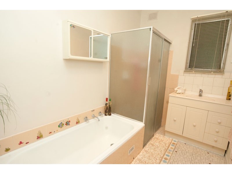 422 Bridge Road, Para Hills West SA 5096