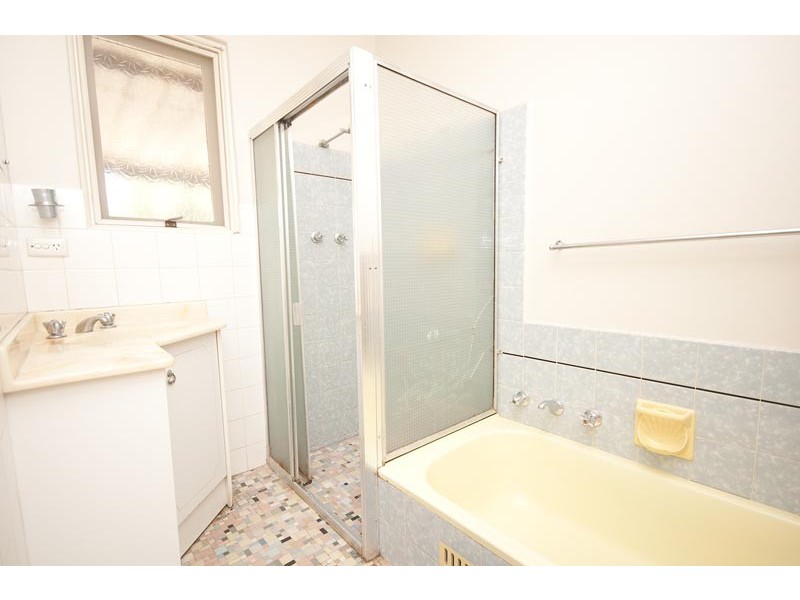 165 Brougham Drive, Valley View SA 5093