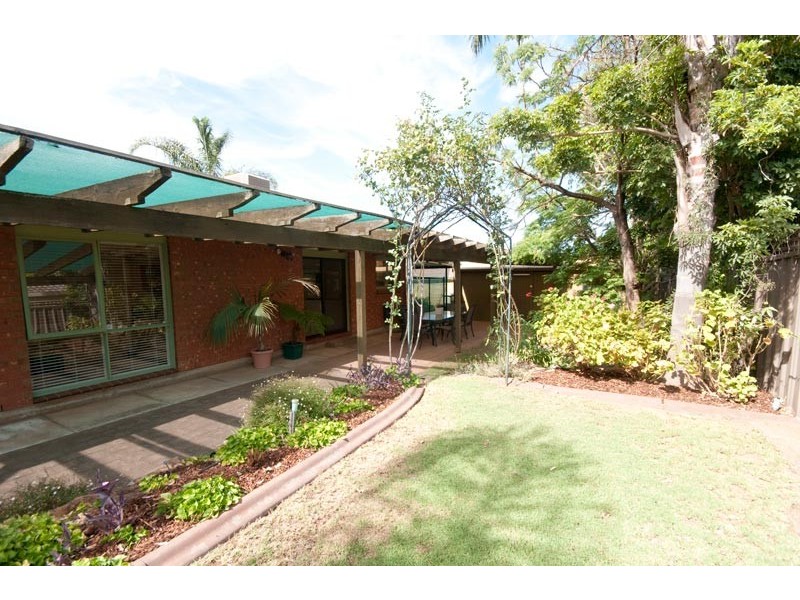 8 Highglen Court, Wynn Vale SA 5127