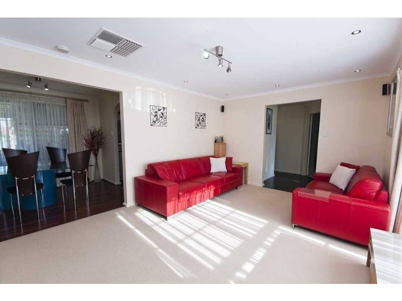 8 Prince of Wales Court, Wynn Vale SA 5127