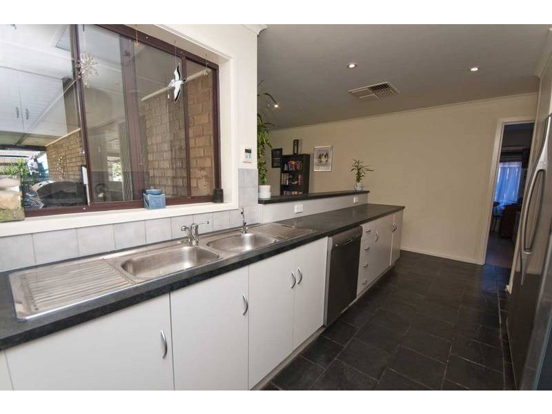 8 Prince of Wales Court, Wynn Vale SA 5127