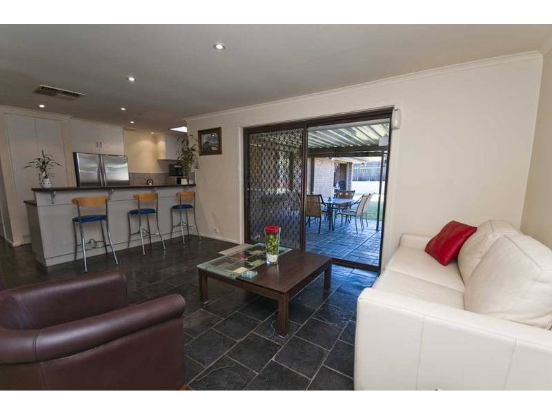 8 Prince of Wales Court, Wynn Vale SA 5127