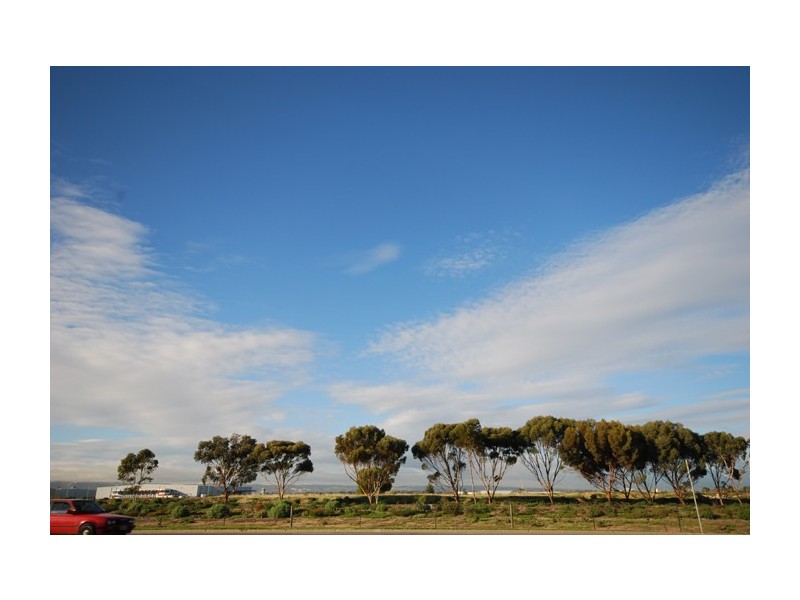 598 Sir Donald Bradman Drive (Cairns Slip Road), Lockleys SA 5032