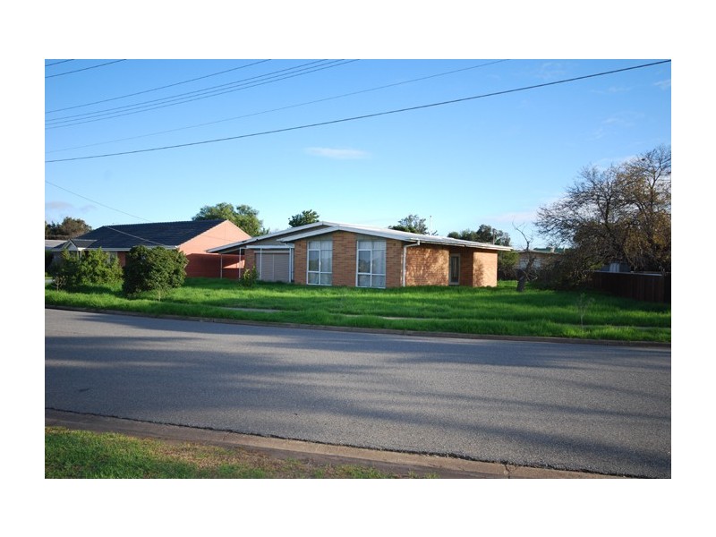 598 Sir Donald Bradman Drive (Cairns Slip Road), Lockleys SA 5032