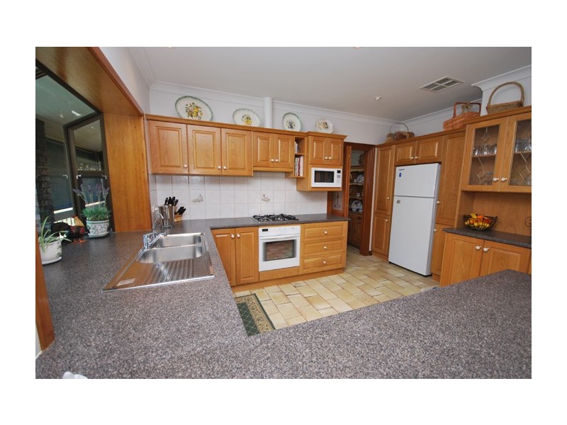 22 Dennis Grove, Vista SA 5091