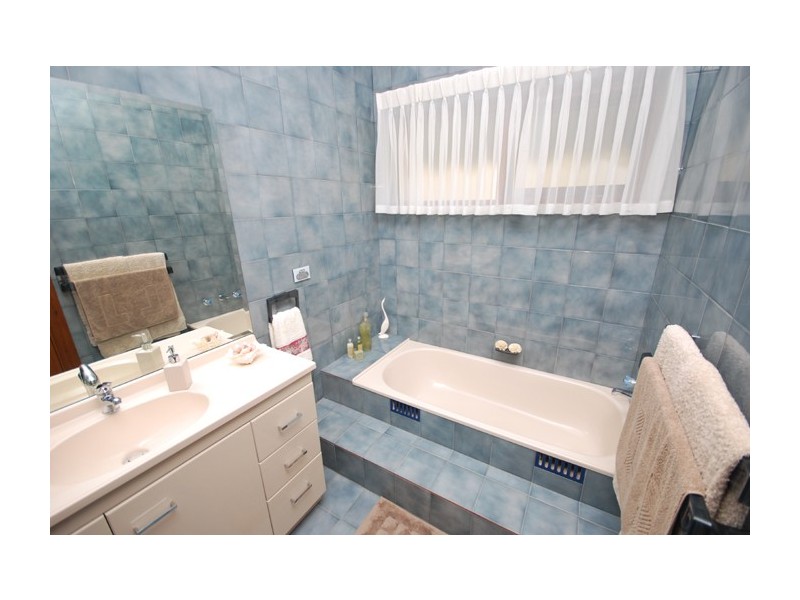 22 Dennis Grove, Vista SA 5091