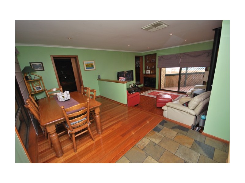 33 Mumford Avenue, St Agnes SA 5097