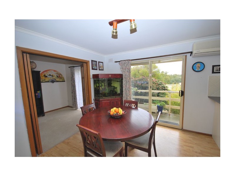 27 Edinburgh Road, Modbury SA 5092