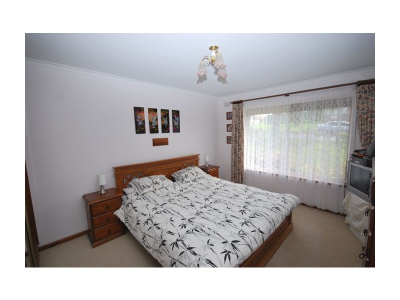 27 Edinburgh Road, Modbury SA 5092