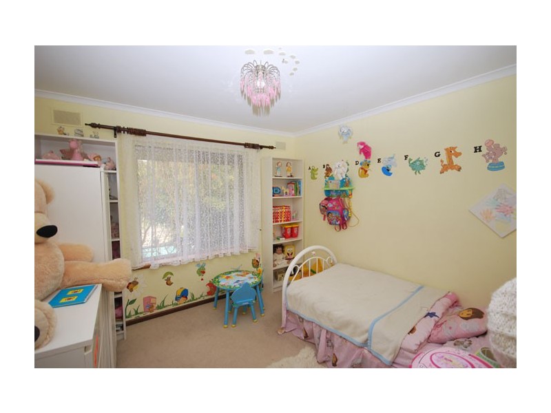 27 Edinburgh Road, Modbury SA 5092