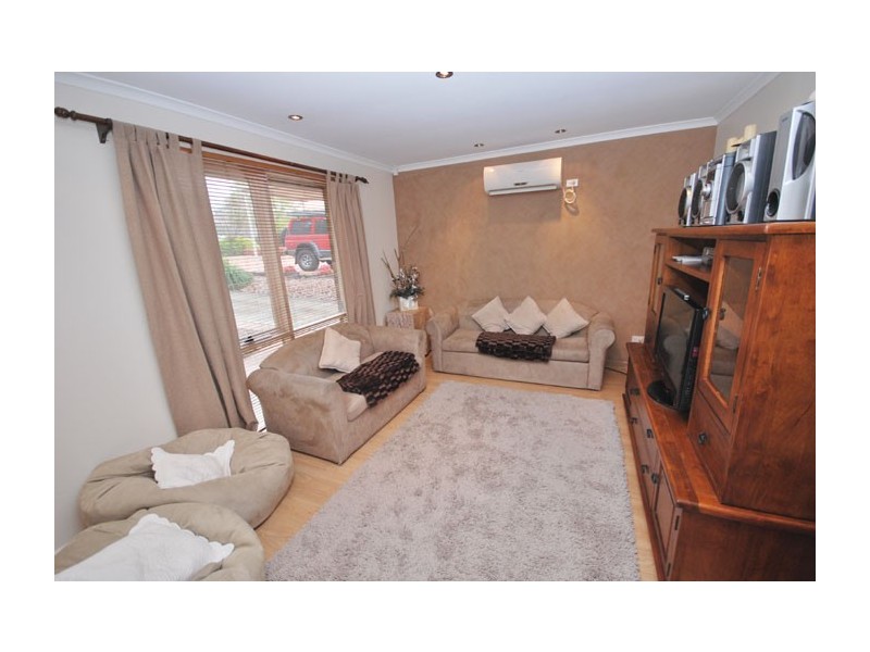 20 Neuville Court, Wynn Vale SA 5127