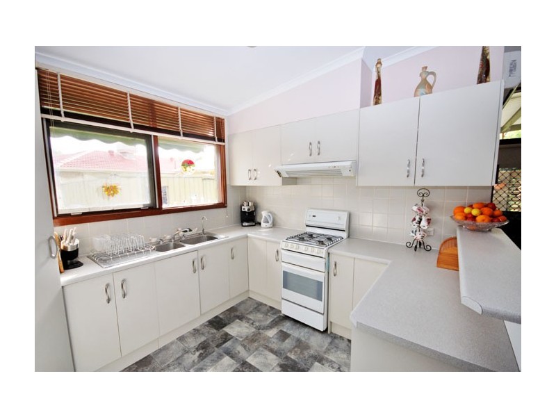 6 Domain Avenue, Para Vista SA 5093