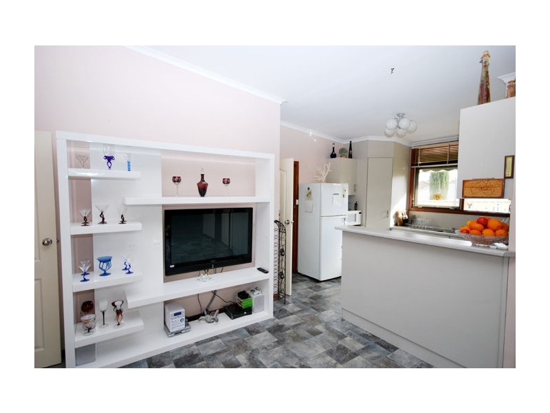 6 Domain Avenue, Para Vista SA 5093