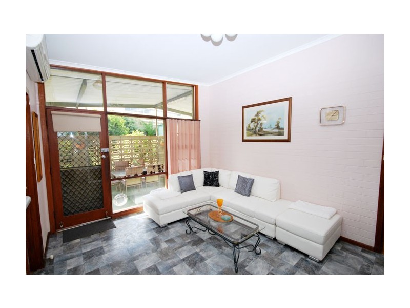 6 Domain Avenue, Para Vista SA 5093