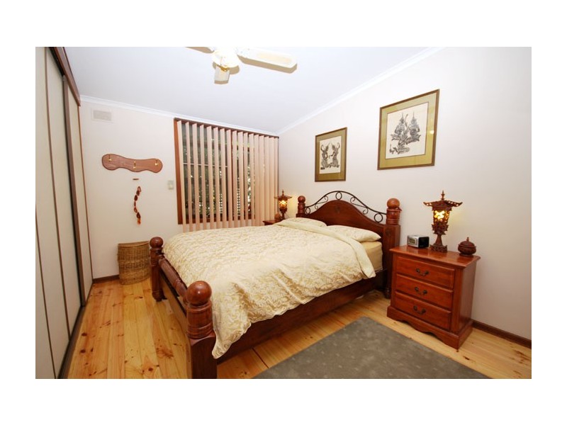 6 Domain Avenue, Para Vista SA 5093