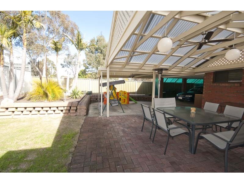 27 Dearman Avenue, Redwood Park SA 5097