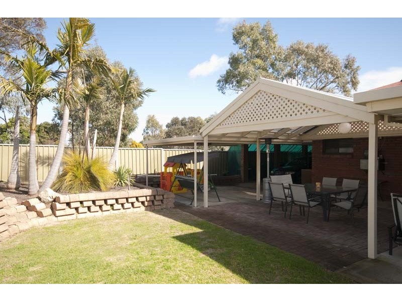 27 Dearman Avenue, Redwood Park SA 5097