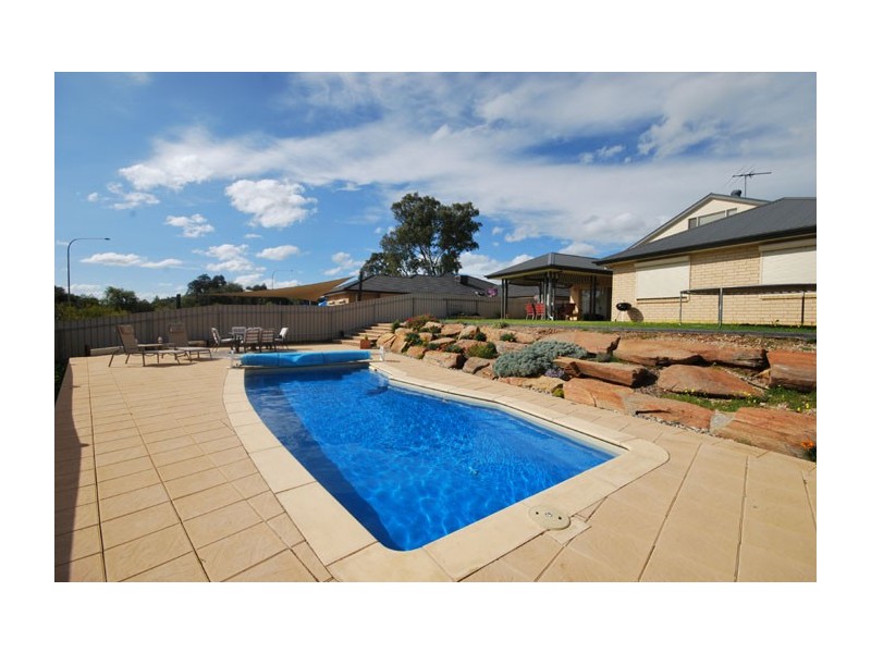 5 The Outlook, Salisbury Heights SA 5109