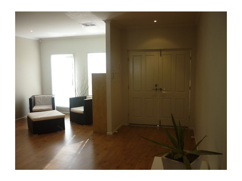 42 Franklin Avenue, Mawson Lakes SA 5095