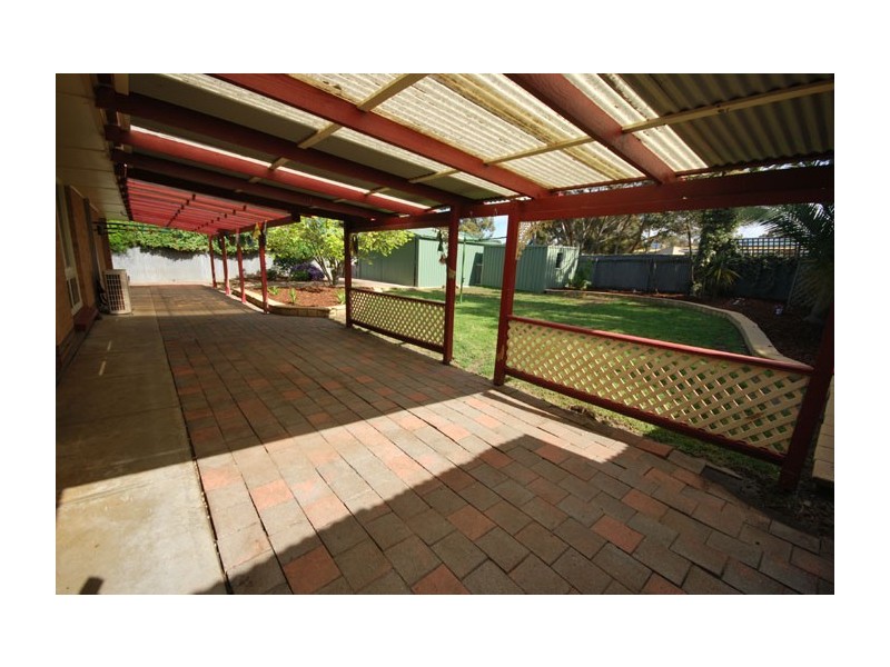 8 Vulcan Avenue, Modbury Heights SA 5092