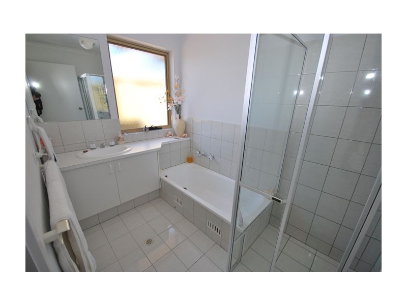 2/2 Chertsey Court, Wynn Vale SA 5127