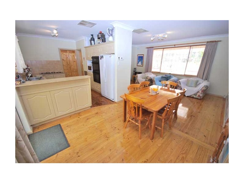 25 Loch Lomond Drive, Modbury SA 5092