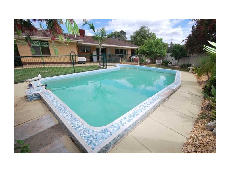 25 Loch Lomond Drive, Modbury SA 5092