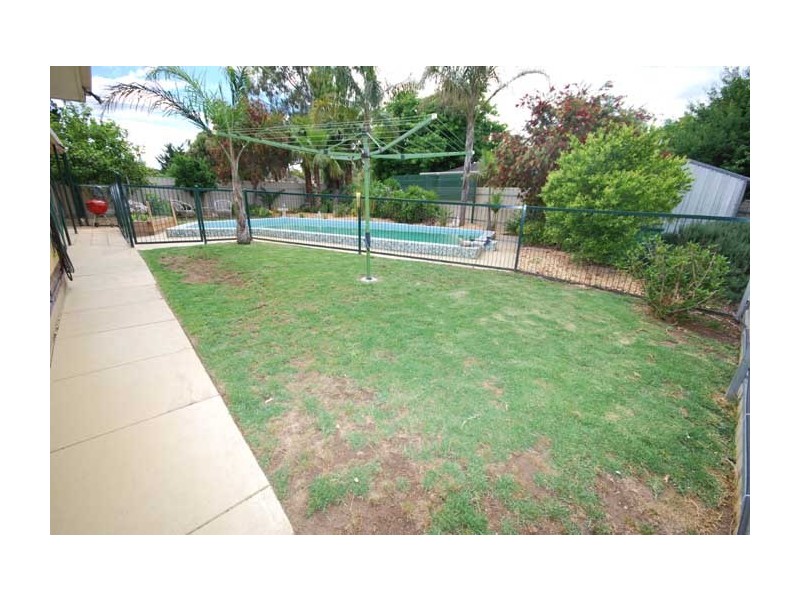 25 Loch Lomond Drive, Modbury SA 5092