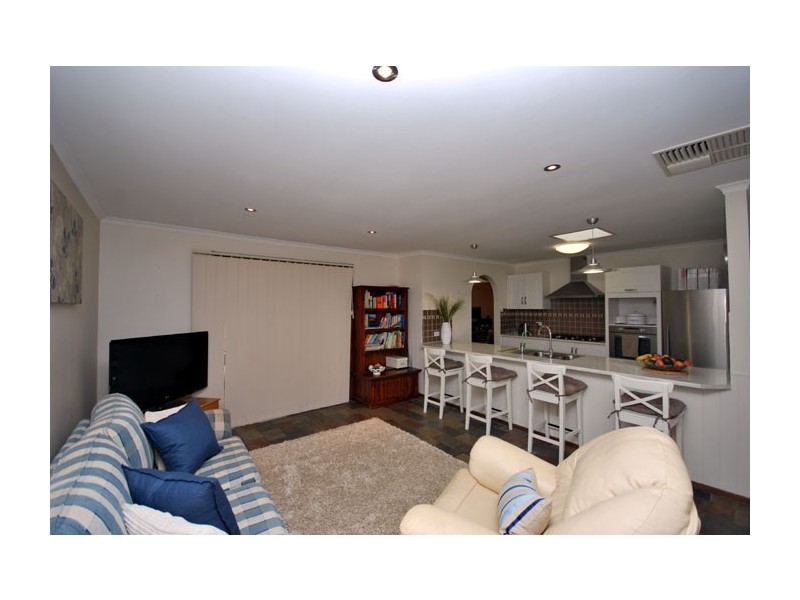 37 Park Lake Drive, Wynn Vale SA 5127