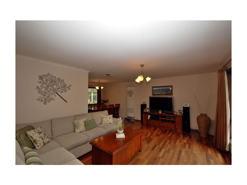 37 Park Lake Drive, Wynn Vale SA 5127