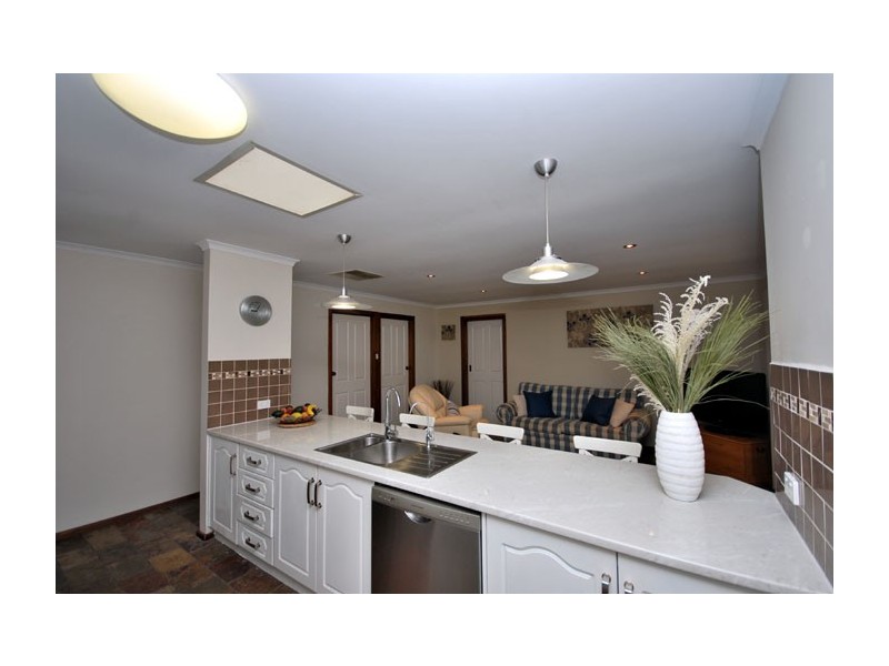 37 Park Lake Drive, Wynn Vale SA 5127