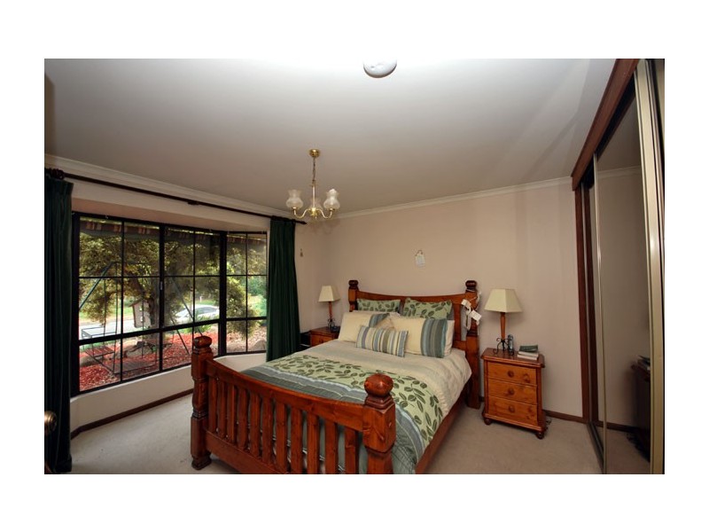 37 Park Lake Drive, Wynn Vale SA 5127