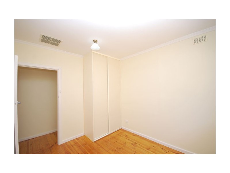 21 Gloucester Avenue, Redwood Park SA 5097