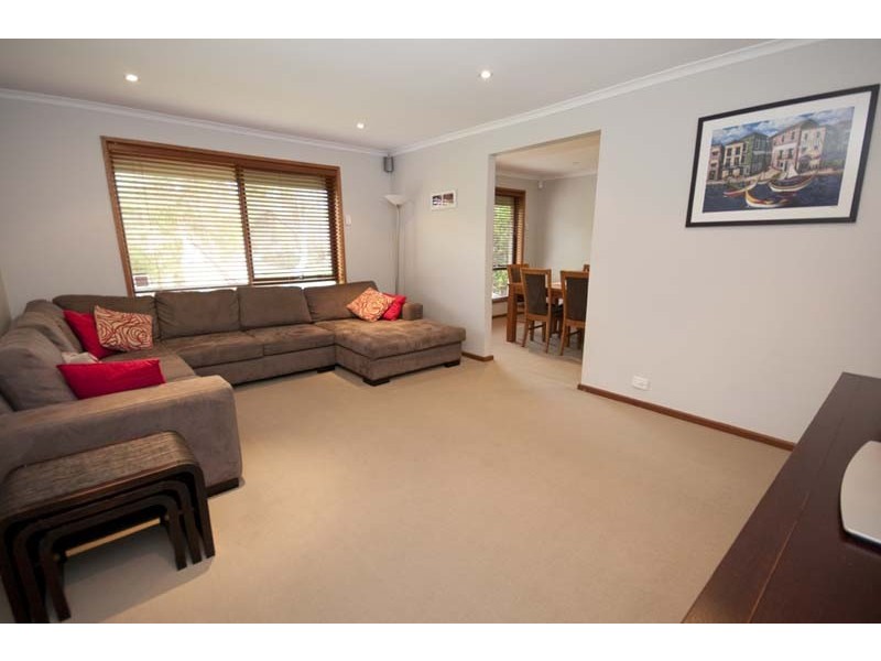 27 Dearman Avenue, Redwood Park SA 5097