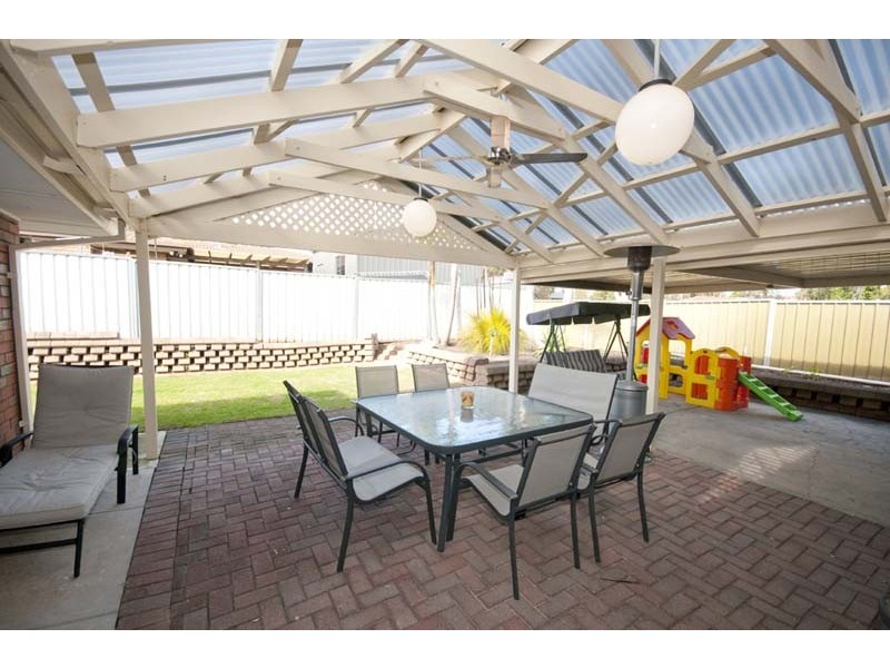 27 Dearman Avenue, Redwood Park SA 5097