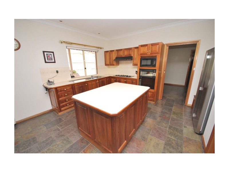 7 Raschella Street, Hope Valley SA 5090