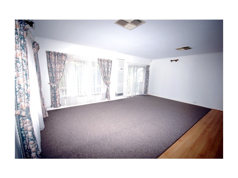 13 Marsh Avenue, Para Hills SA 5096