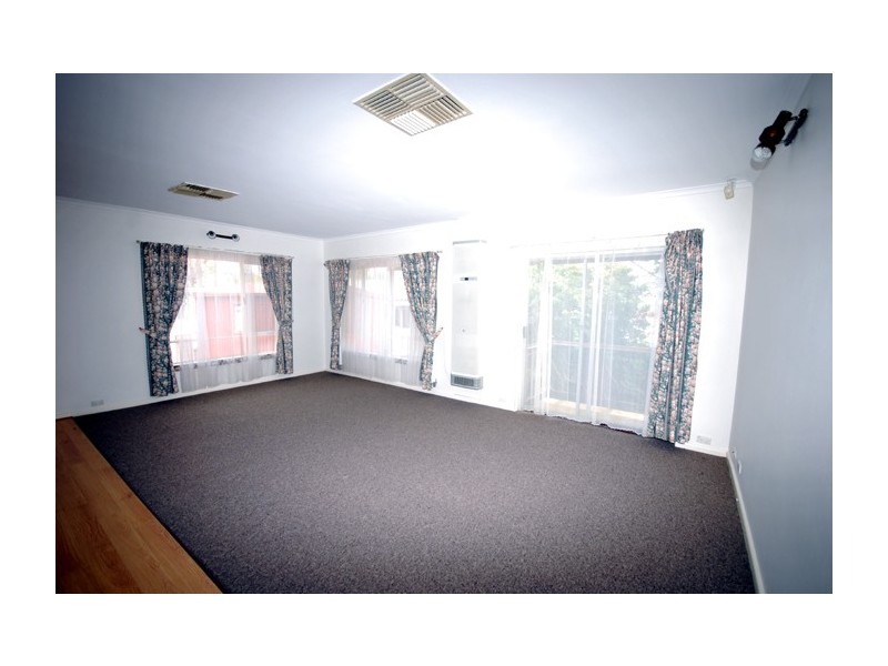 13 Marsh Avenue, Para Hills SA 5096